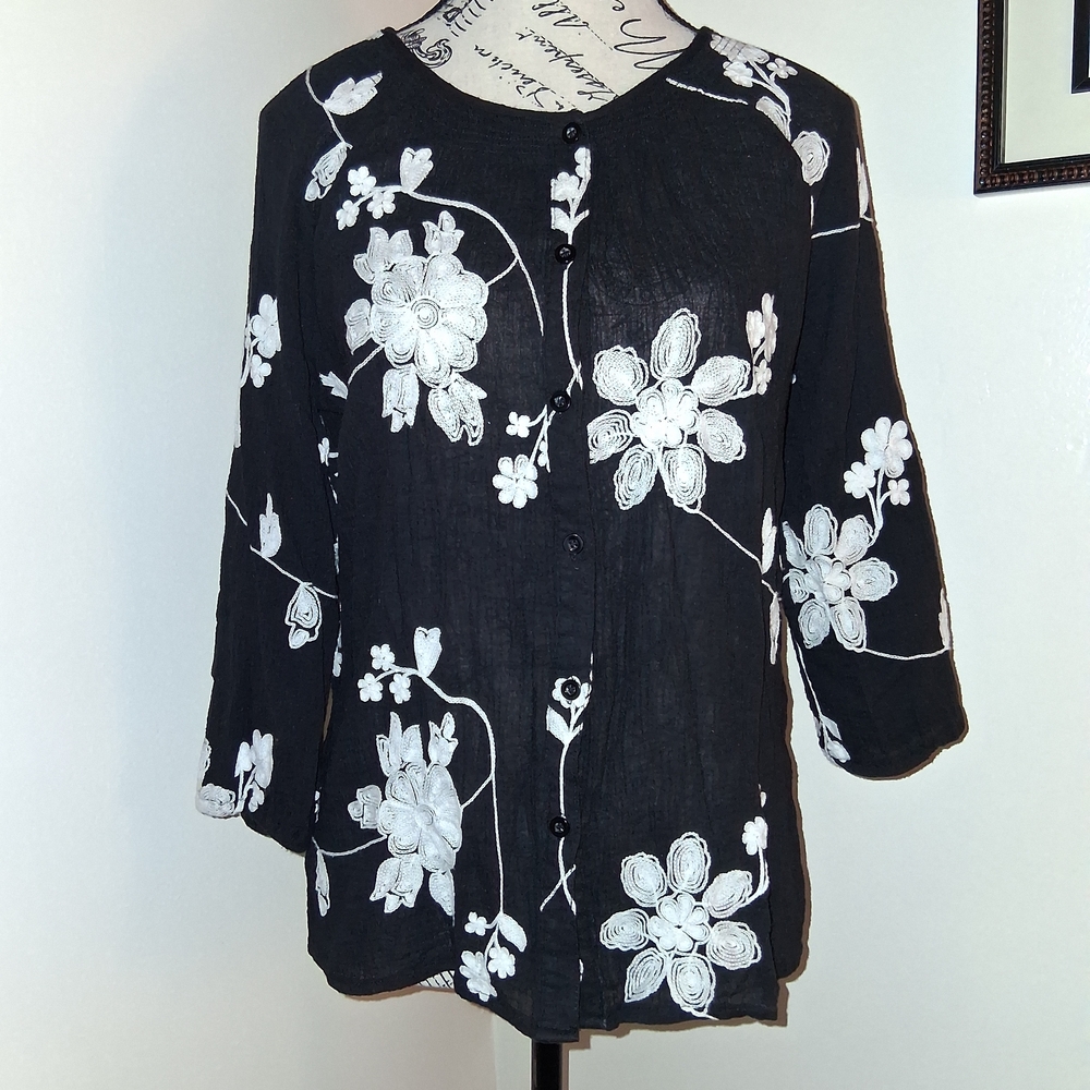 Lauren Michelle Button-Front Top with Floral Embroidery